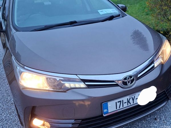 Toyota Corolla Saloon, Diesel, 2017, Grey