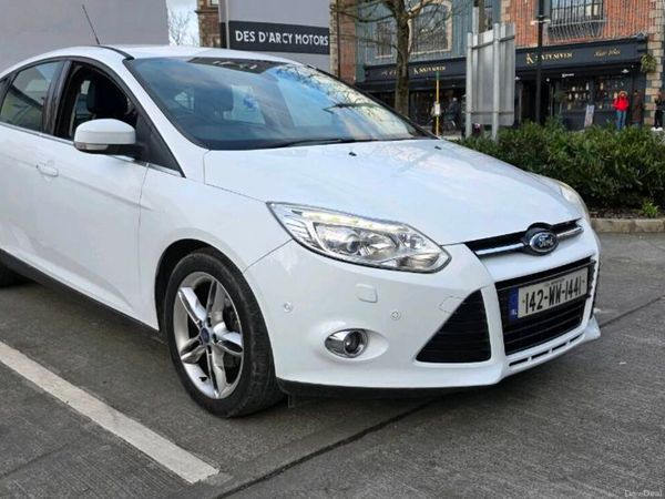 Ford Focus Hatchback, Petrol, 2014, White