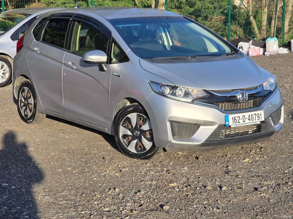 Honda Fit Hatchback, Petrol Hybrid, 2016, Silver
