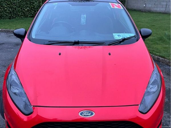 Ford Fiesta Hatchback, Petrol, 2016, Red