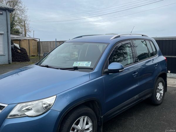 Volkswagen Tiguan SUV, Diesel, 2011, Blue