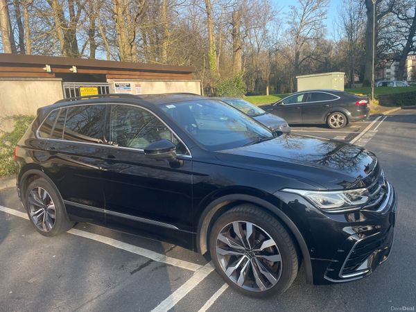 Volkswagen Tiguan SUV, Petrol Plug-in Hybrid, 2023, Black