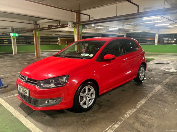 Volkswagen Polo Hatchback, Petrol, 2011, Red