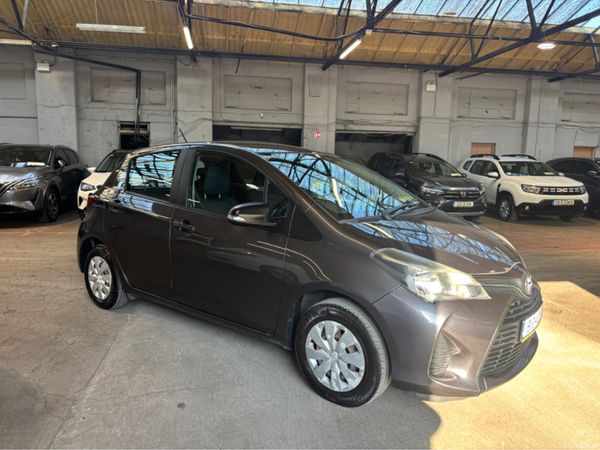 Toyota Yaris Hatchback, Petrol, 2015, Grey