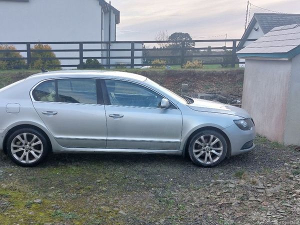 Skoda Superb Saloon, Diesel, 2015, Silver