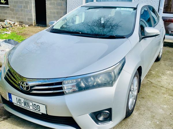 Toyota Corolla Saloon, Diesel, 2014, Silver