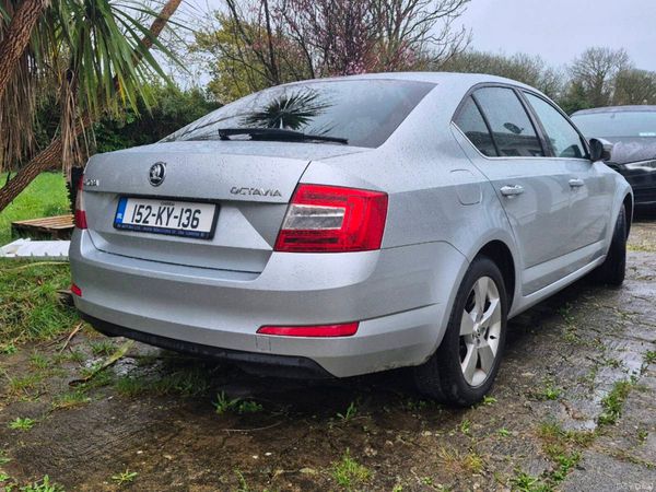 Skoda Octavia Saloon, Diesel, 2015, Silver