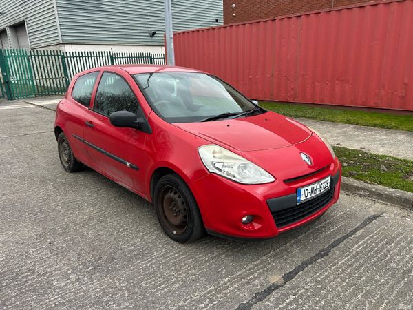 Renault Clio Hatchback, Petrol, 2010, Red