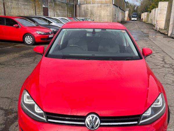 Volkswagen Golf Hatchback, Petrol, 2015, Red