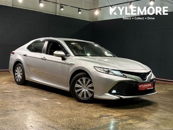 Toyota Camry Saloon, Petrol Hybrid, 2020, Silver