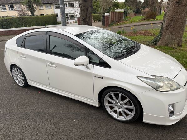 Toyota Prius , Hybrid, 2011, White
