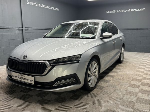 Skoda Octavia Saloon, Petrol, 2021, Grey