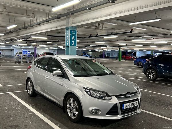 Ford Focus Hatchback, Petrol, 2014, Silver