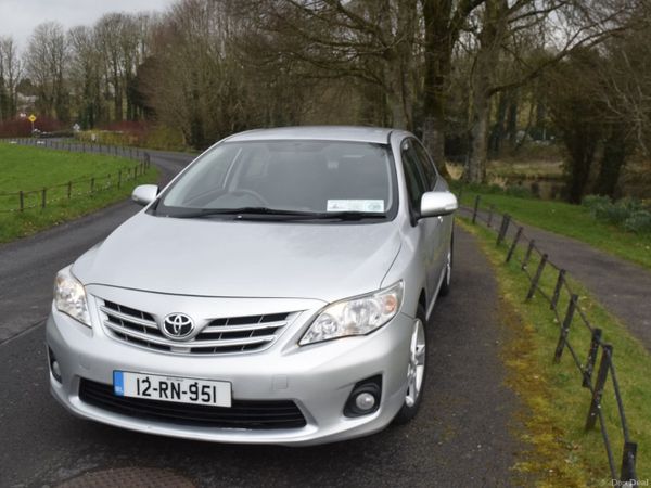 Toyota Corolla Saloon, Diesel, 2012, Silver