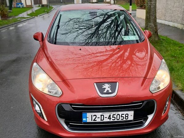 Peugeot 308 Hatchback, Diesel, 2012, Red