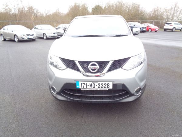 Nissan Qashqai SUV, Diesel, 2017, Silver