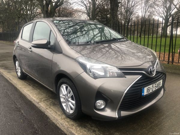 Toyota Yaris Hatchback, Petrol, 2016, Grey