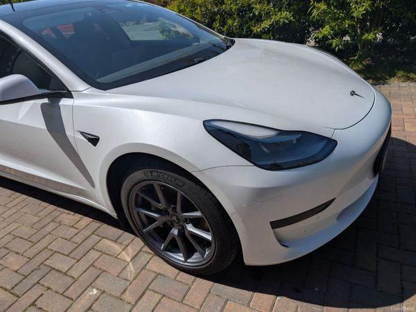 Tesla Model 3 Saloon, Electric, 2022, White