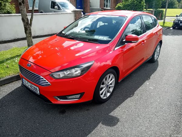 Ford Focus Hatchback, Petrol, 2015, Red