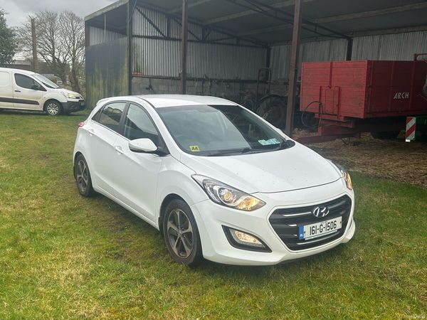 Hyundai i30 Hatchback, Petrol, 2016, White