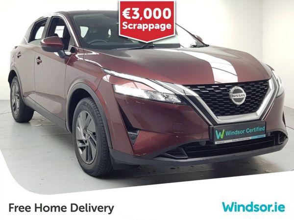Nissan Qashqai MPV, Petrol, 2021, Red