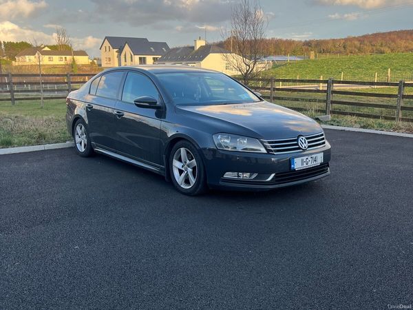 Volkswagen Passat Saloon, Diesel, 2011, Grey