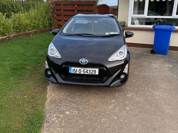 Toyota Aqua Hatchback, Petrol Hybrid, 2015, Black