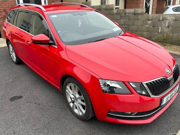 Skoda Octavia Estate, Petrol, 2018, Red