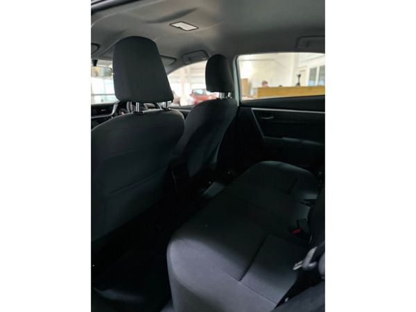 Toyota Corolla Saloon, Diesel, 2018, Grey