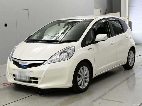 Honda Fit Hatchback, Petrol Hybrid, 2013, White