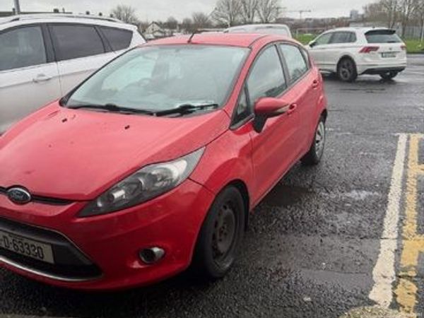 Ford Fiesta Hatchback, Petrol, 2011, Red