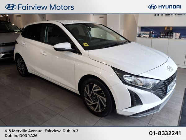 Hyundai i20 Hatchback, Petrol, 2024, White