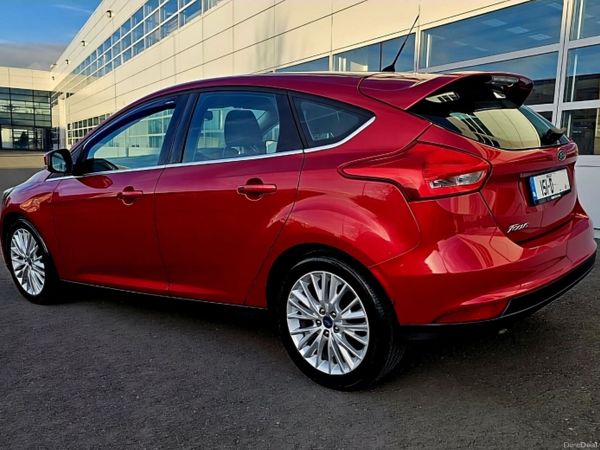 Ford Focus Hatchback, Diesel, 2015, Red