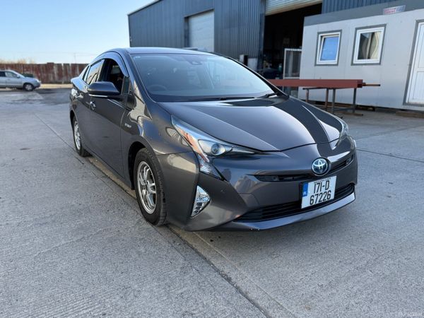 Toyota Prius Hatchback, Petrol Hybrid, 2017, Grey
