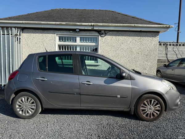 Renault Clio Hatchback, Diesel, 2011, Grey