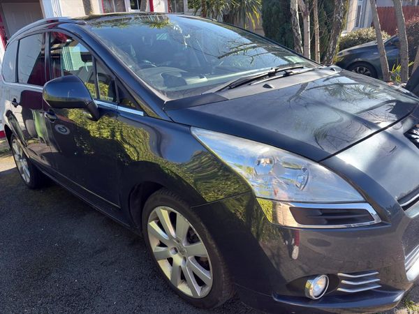 Peugeot 5008 MPV, Diesel, 2012, Blue