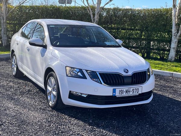 Skoda Octavia Saloon, Petrol, 2019, White