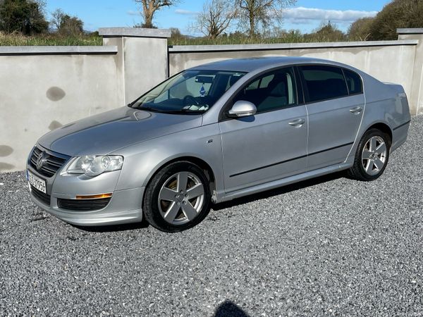 Volkswagen Passat Saloon, Diesel, 2010, Silver