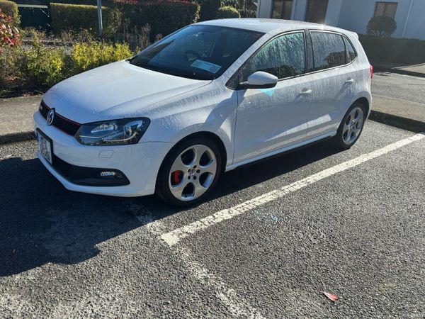 Volkswagen Polo Hatchback, Petrol, 2012, White