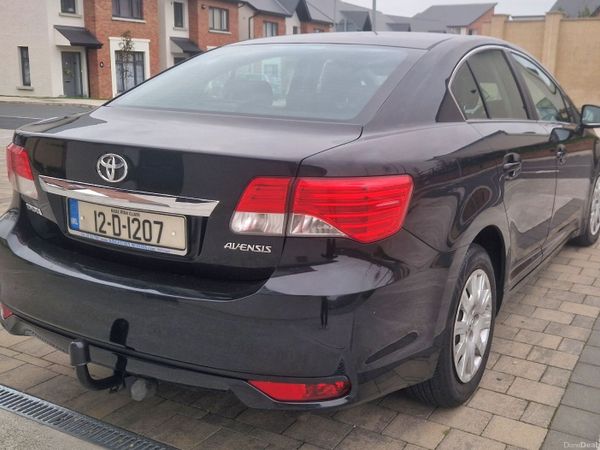 Toyota Avensis Saloon, Diesel, 2012, Black