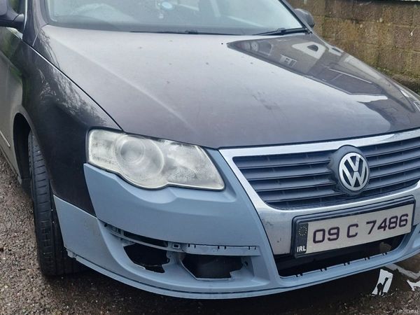 Volkswagen Passat Saloon, Petrol, 2009, Brown