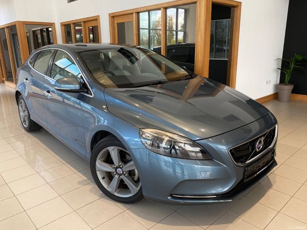 Volvo V40 Hatchback, Petrol, 2014, Grey