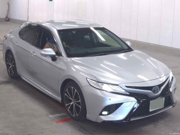 Toyota Camry Saloon, Petrol Hybrid, 2019, Silver