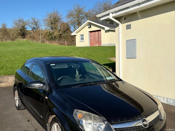 Opel Astra Hatchback, Petrol, 2008, Black