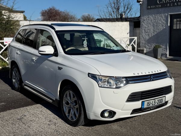 Mitsubishi Outlander SUV, Petrol Plug-in Hybrid, 2015, White