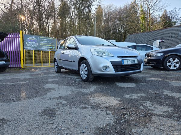 Renault Clio Hatchback, Petrol, 2011, Silver
