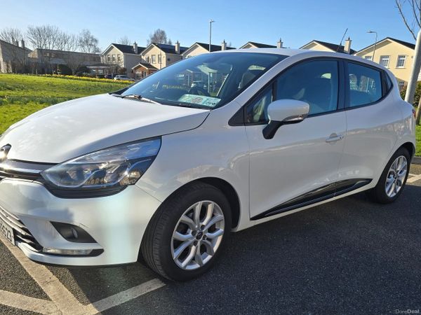 Renault Clio Hatchback, Petrol, 2019, White