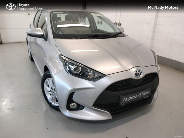 Toyota Yaris Hatchback, Petrol Hybrid, 2023, Silver