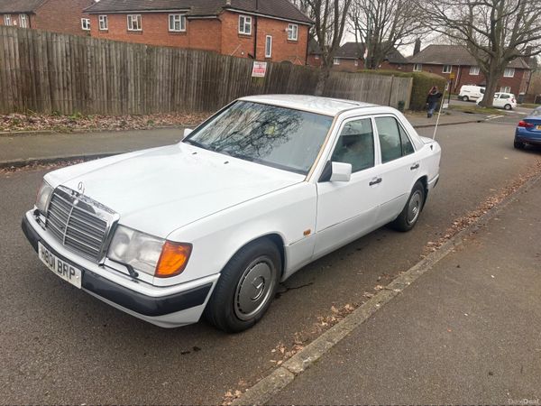 Mercedes-Benz 250 Saloon, Diesel, 1991, White