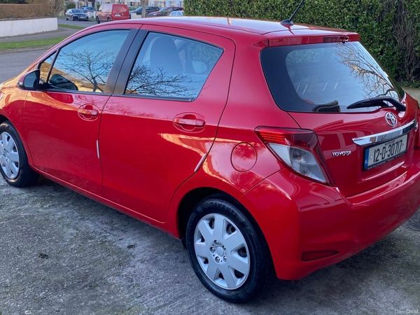 Toyota Yaris Hatchback, Petrol, 2012, Red